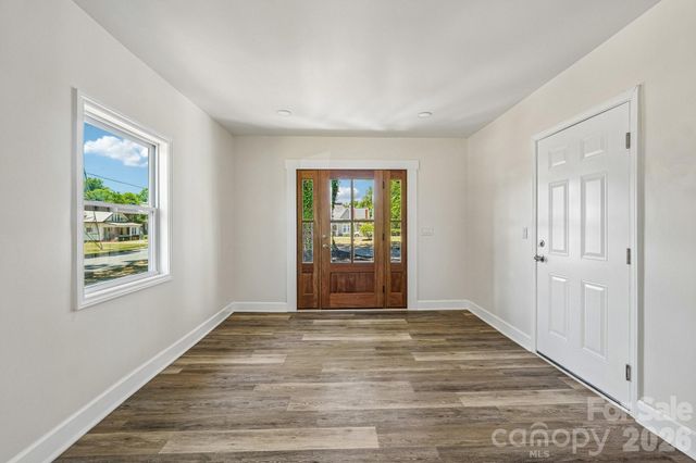 616 14th Street SW, Hickory, NC 28602