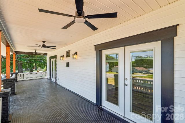 616 14th Street SW, Hickory, NC 28602