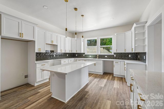 616 14th Street SW, Hickory, NC 28602