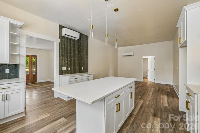 616 14th Street SW, Hickory, NC 28602