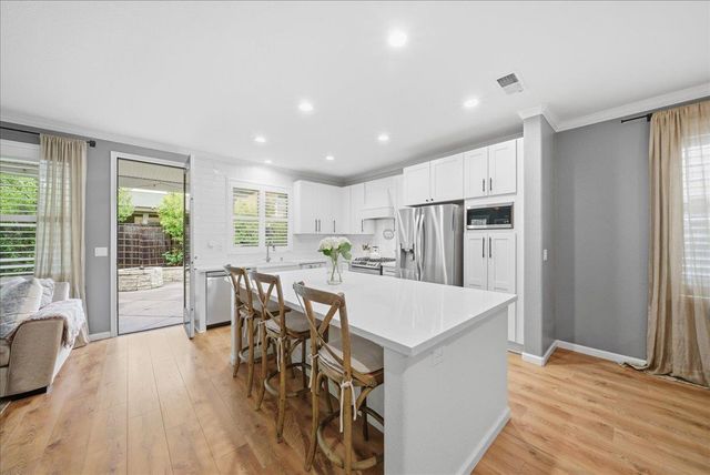 1904 Glenmark Way, Roseville, CA 95747