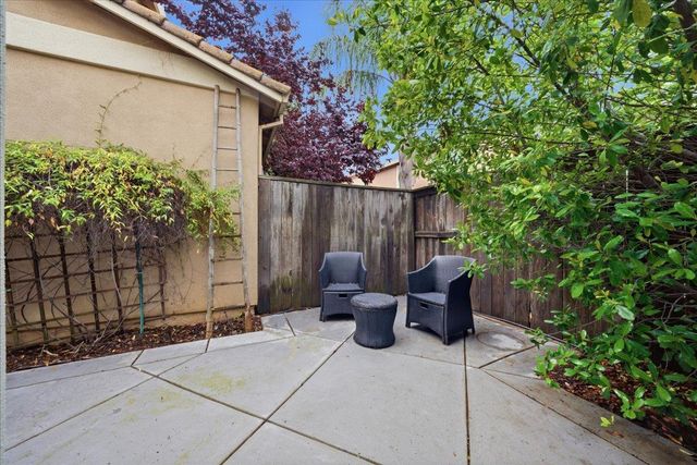 1904 Glenmark Way, Roseville, CA 95747