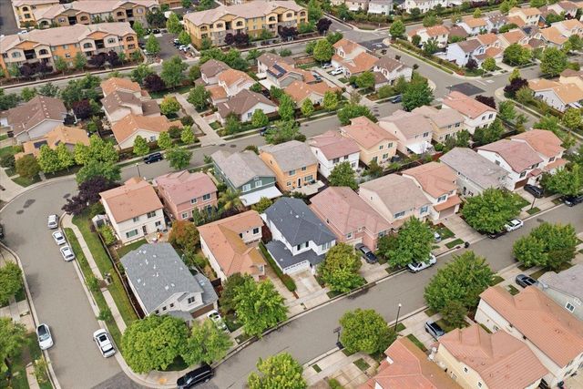 1904 Glenmark Way, Roseville, CA 95747