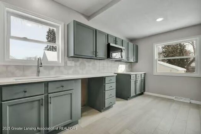 1942 Walnut Street, Holt, MI 48842