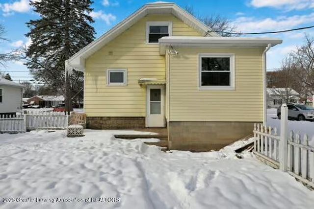 1942 Walnut Street, Holt, MI 48842