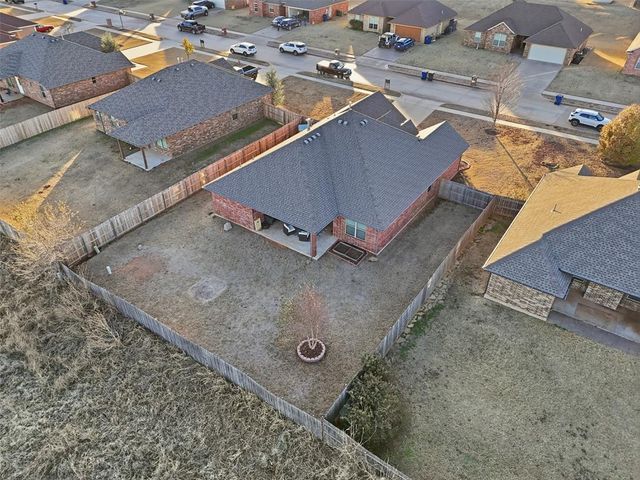 3009 Alli Circle, Chickasha, OK 73018