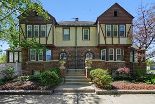 6948 35 Street, Berwyn, IL 60402