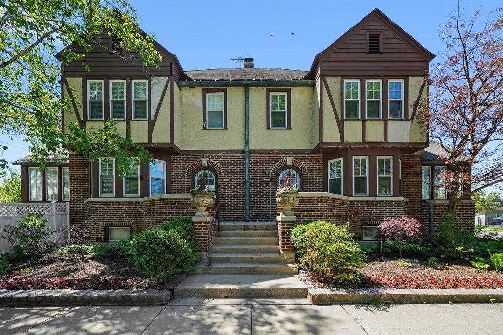 6948 35 Street, Berwyn, IL 60402