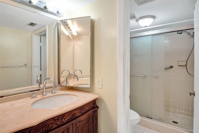 4960 E Sabal Palm Blvd 203, Tamarac, FL 33319