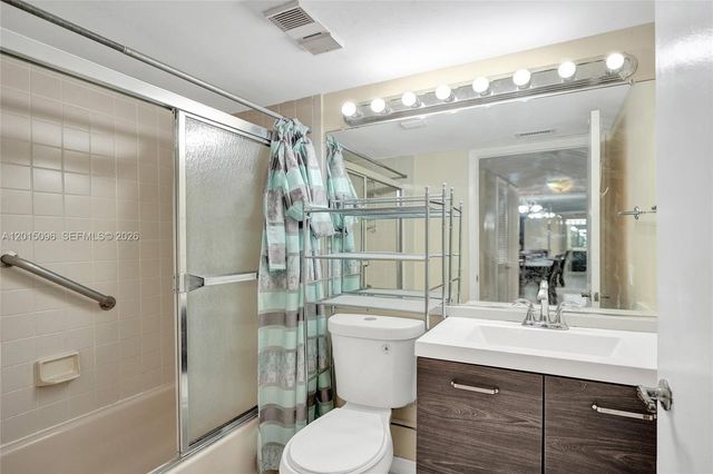 4960 E Sabal Palm Blvd 203, Tamarac, FL 33319