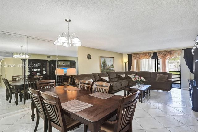 4960 E Sabal Palm Blvd 203, Tamarac, FL 33319