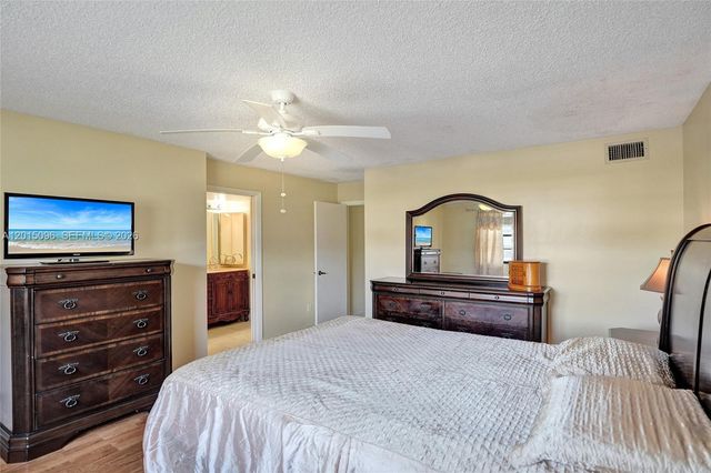 4960 E Sabal Palm Blvd 203, Tamarac, FL 33319