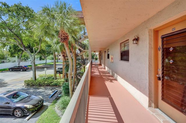 4960 E Sabal Palm Blvd 203, Tamarac, FL 33319