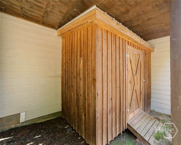 132 N Poplar Street, Athens, GA 30606