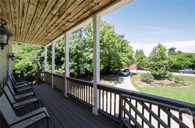 132 N Poplar Street, Athens, GA 30606