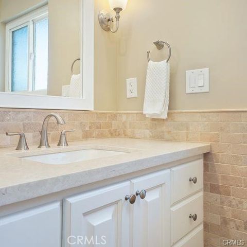 2400 Elden 12, Costa Mesa, CA 92627