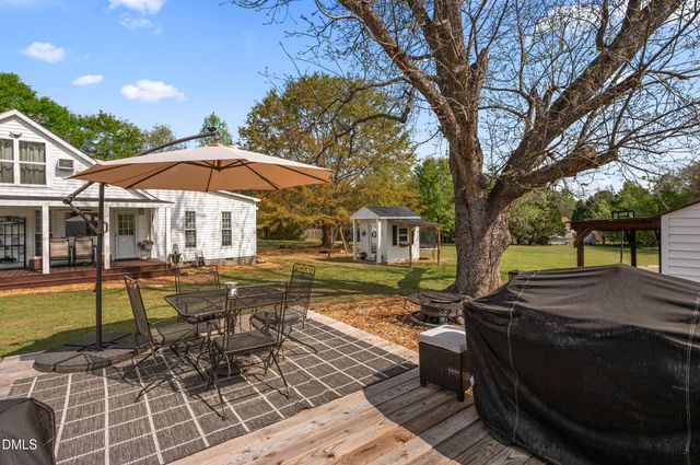 2795 Johnny Baker Road, Willow Springs, NC 27592