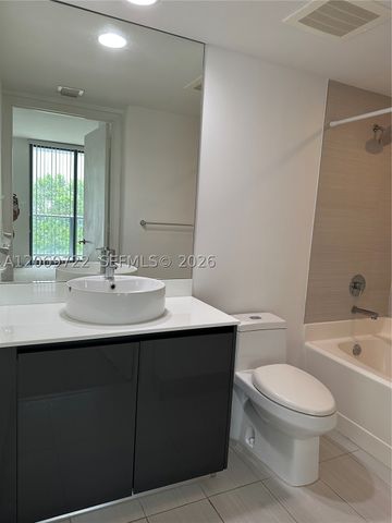 31 SE 6th St 405, Miami, FL 33131