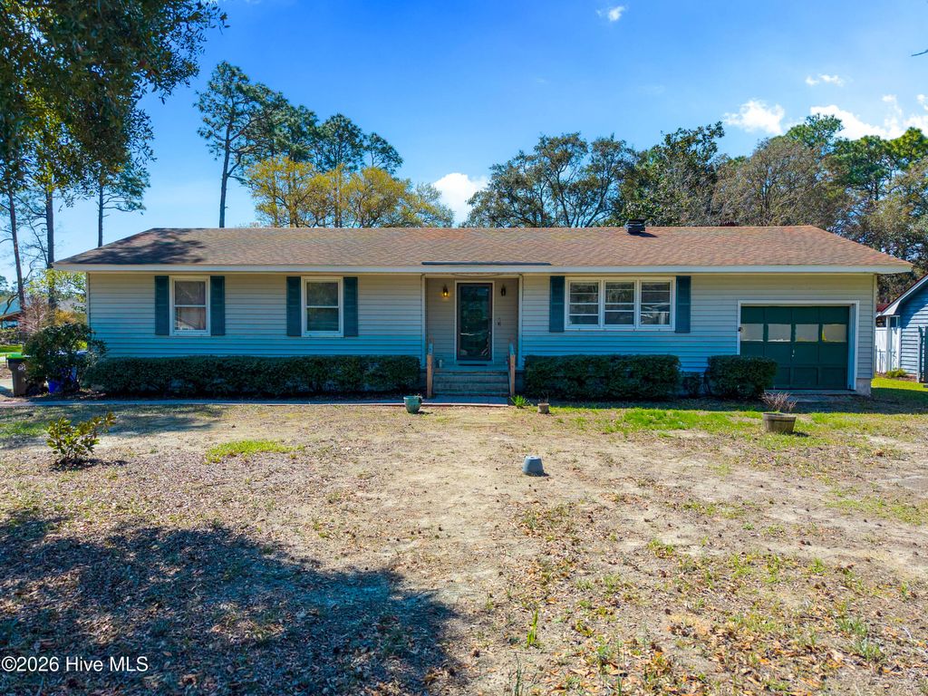 139 Stuart Avenue, Southport, NC 28461