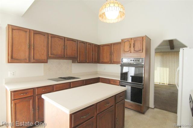 4458 Southmoor Lane, West Bloomfield, MI 48323