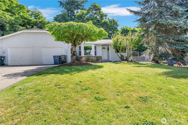 11215 89th Avenue Ct E, Puyallup, WA 98373