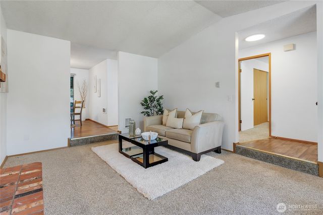 11215 89th Avenue Ct E, Puyallup, WA 98373