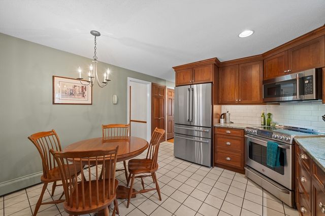 6 Slipper Hill Lane, Holden, MA 01520