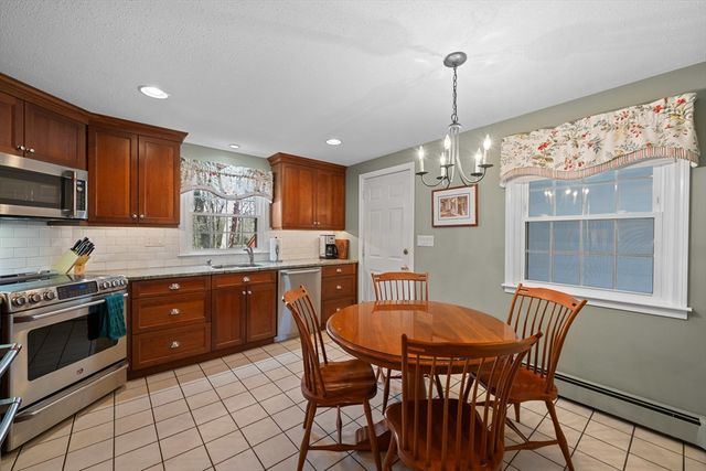 6 Slipper Hill Lane, Holden, MA 01520