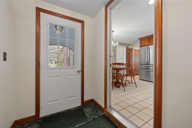 6 Slipper Hill Lane, Holden, MA 01520