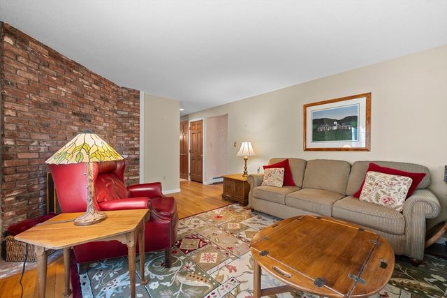 6 Slipper Hill Lane, Holden, MA 01520