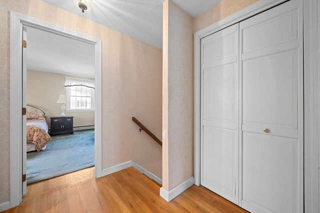 6 Slipper Hill Lane, Holden, MA 01520