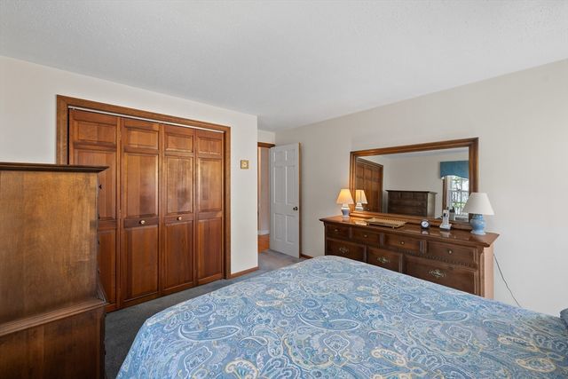 6 Slipper Hill Lane, Holden, MA 01520