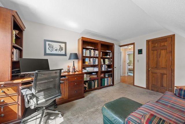 6 Slipper Hill Lane, Holden, MA 01520