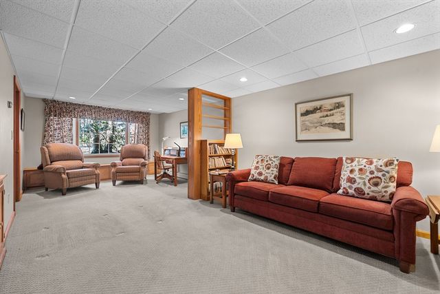 6 Slipper Hill Lane, Holden, MA 01520