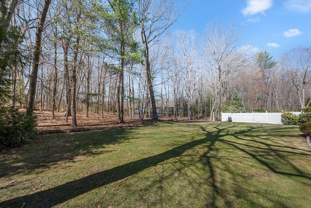 6 Slipper Hill Lane, Holden, MA 01520