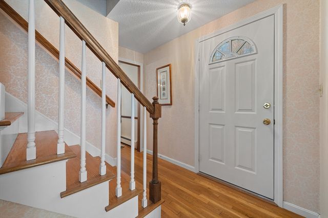 6 Slipper Hill Lane, Holden, MA 01520