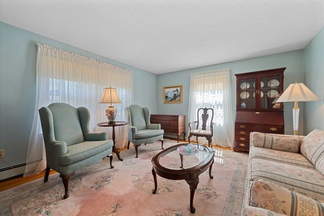 6 Slipper Hill Lane, Holden, MA 01520