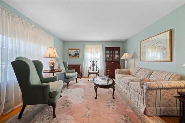 6 Slipper Hill Lane, Holden, MA 01520