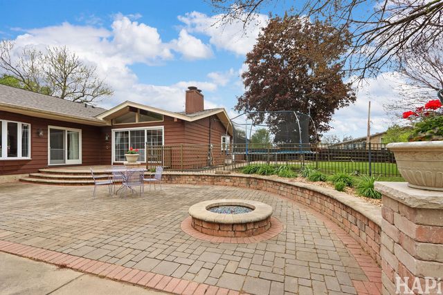 106 Sherwood Drive, Cary, IL 60013
