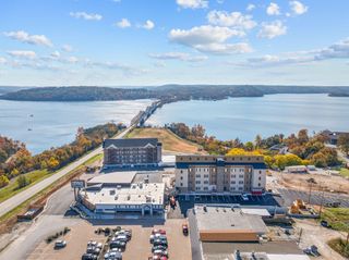 74 Bridgewater Loop #4, Kimberling City, MO 65686