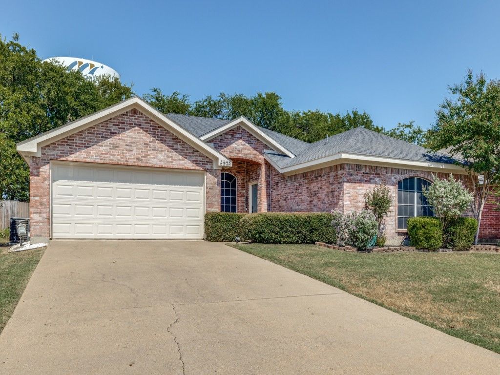 3303 Scenic Glen Drive, Mansfield, TX 76063
