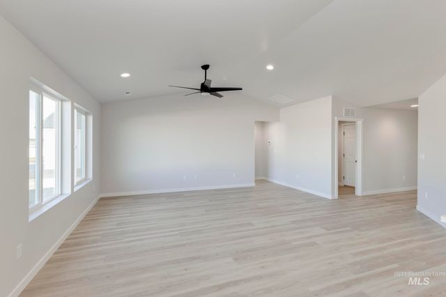 2931 W Animas Creek Dr, Kuna, ID 83634