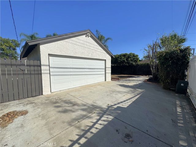 8735 Corbin Avenue, Northridge, CA 91324