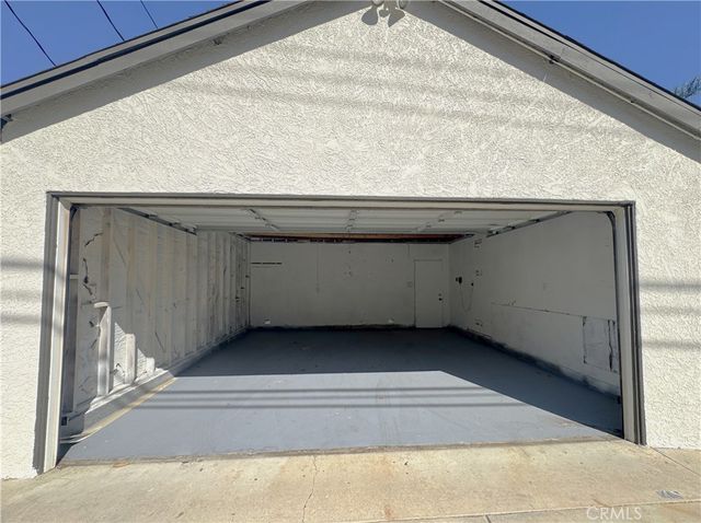 8735 Corbin Avenue, Northridge, CA 91324