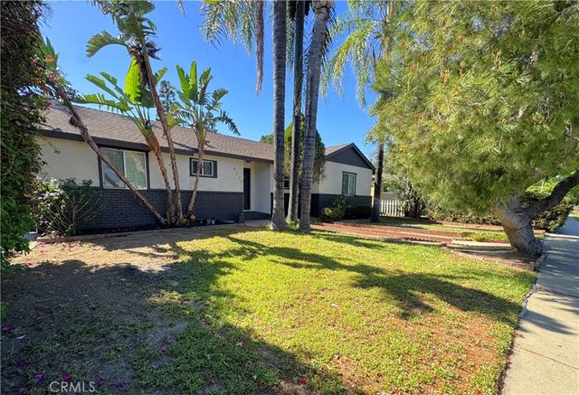 8735 Corbin Avenue, Northridge, CA 91324