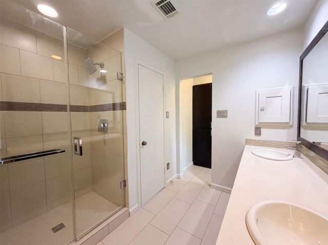 4750 Backenberry Drive, Friendswood, TX 77546