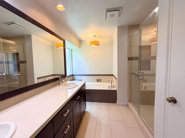 4750 Backenberry Drive, Friendswood, TX 77546