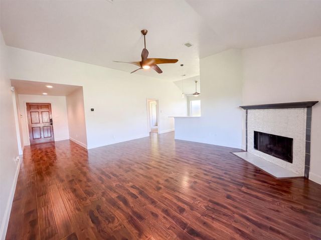 4750 Backenberry Drive, Friendswood, TX 77546