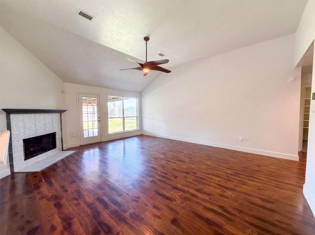 4750 Backenberry Drive, Friendswood, TX 77546