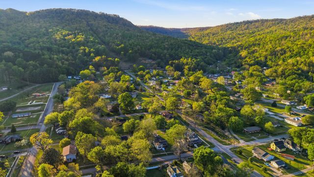 306 Pine Avenue, South Pittsburg, TN 37380